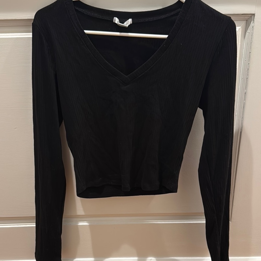 Bozzolo Black Fitted Crop Long Sleeve Top